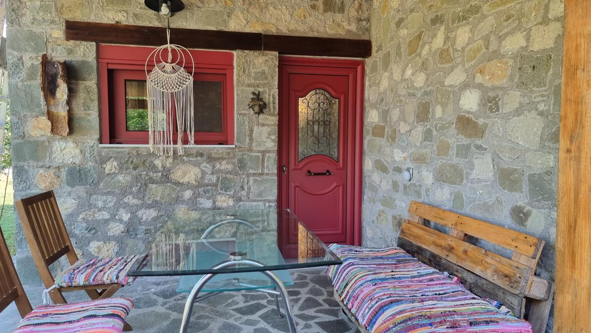 House With Big Garden And Barbeque In Nature Vourgareli Exterior photo